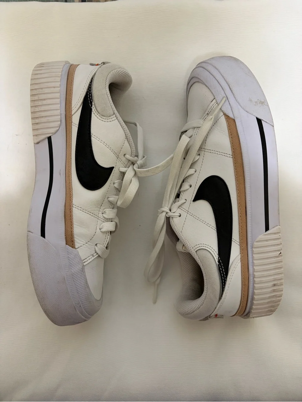 Nike court legacy
